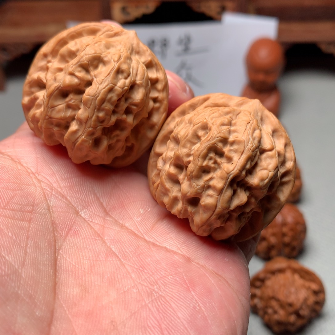 桃核吊坠磐石核桃