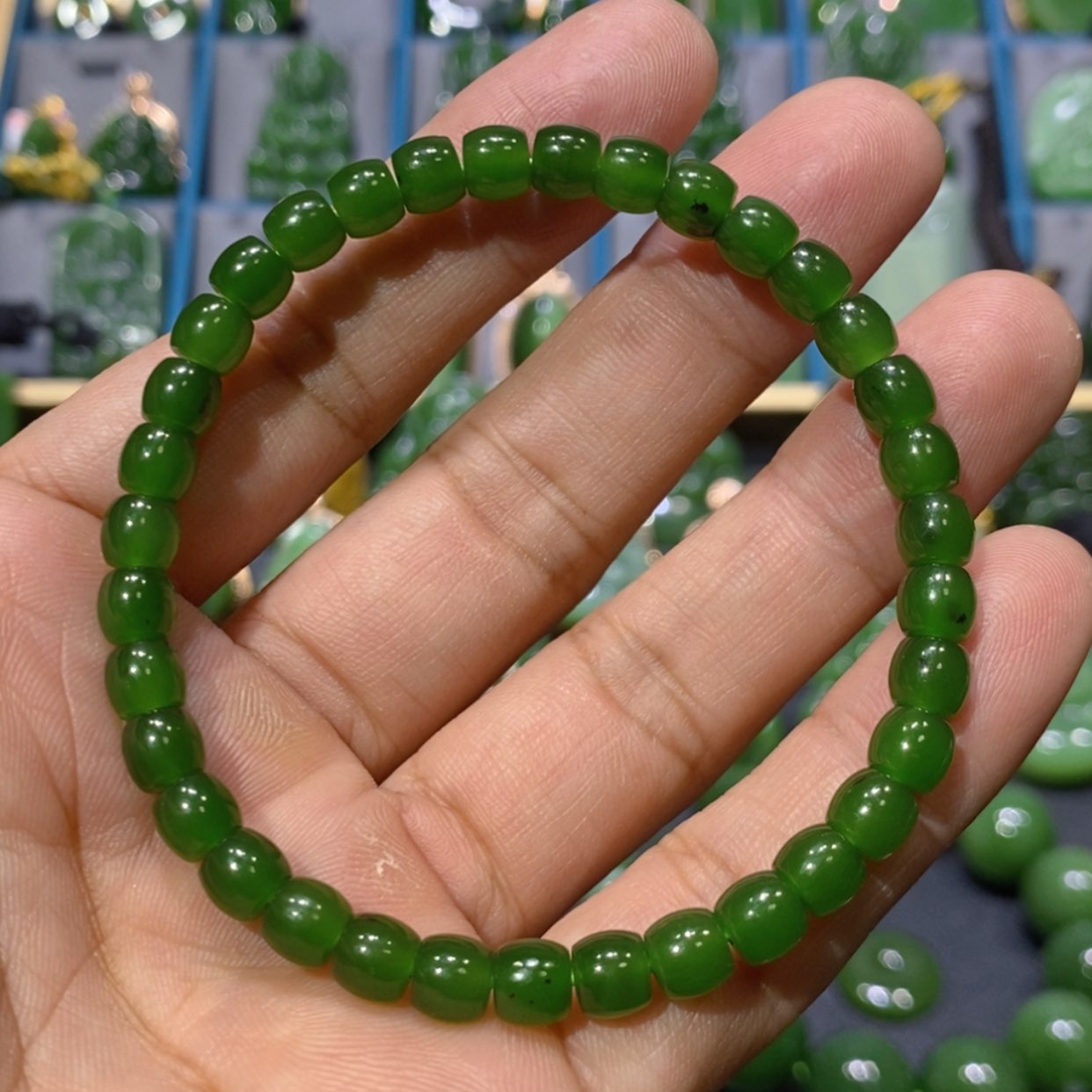 【闪购商品】和田玉吊坠(不含链)未镶嵌俄七红皮辣绿手串 6/5