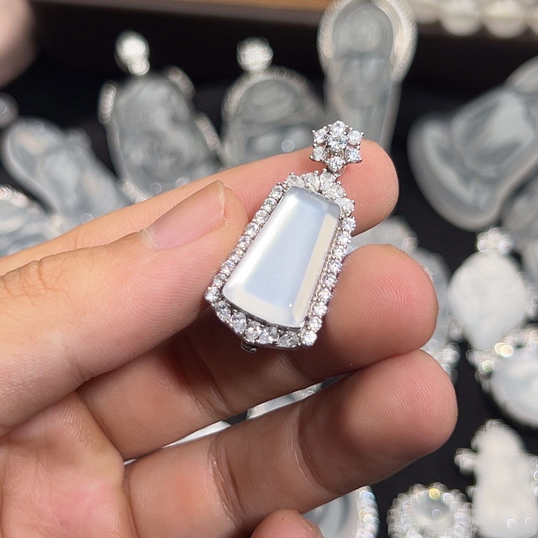 石英质玉合金吊坠(赠链)冰糖无事牌