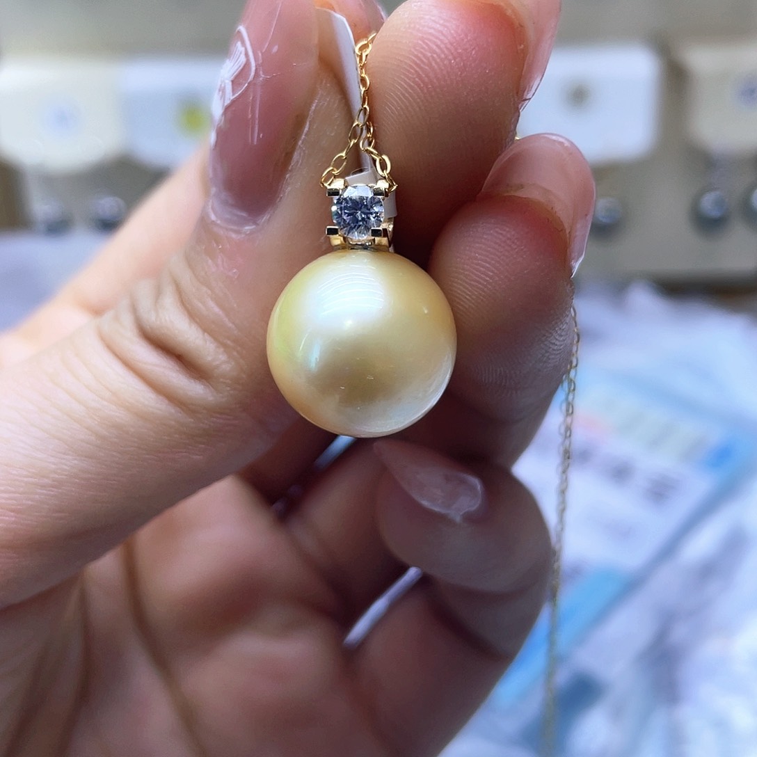 海水珍珠颈饰18K金镶嵌