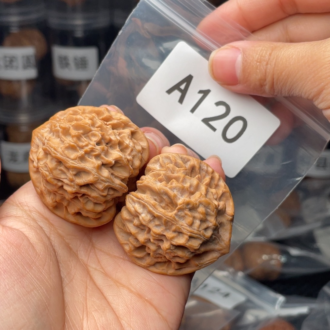 文玩核桃把件40龙门涧