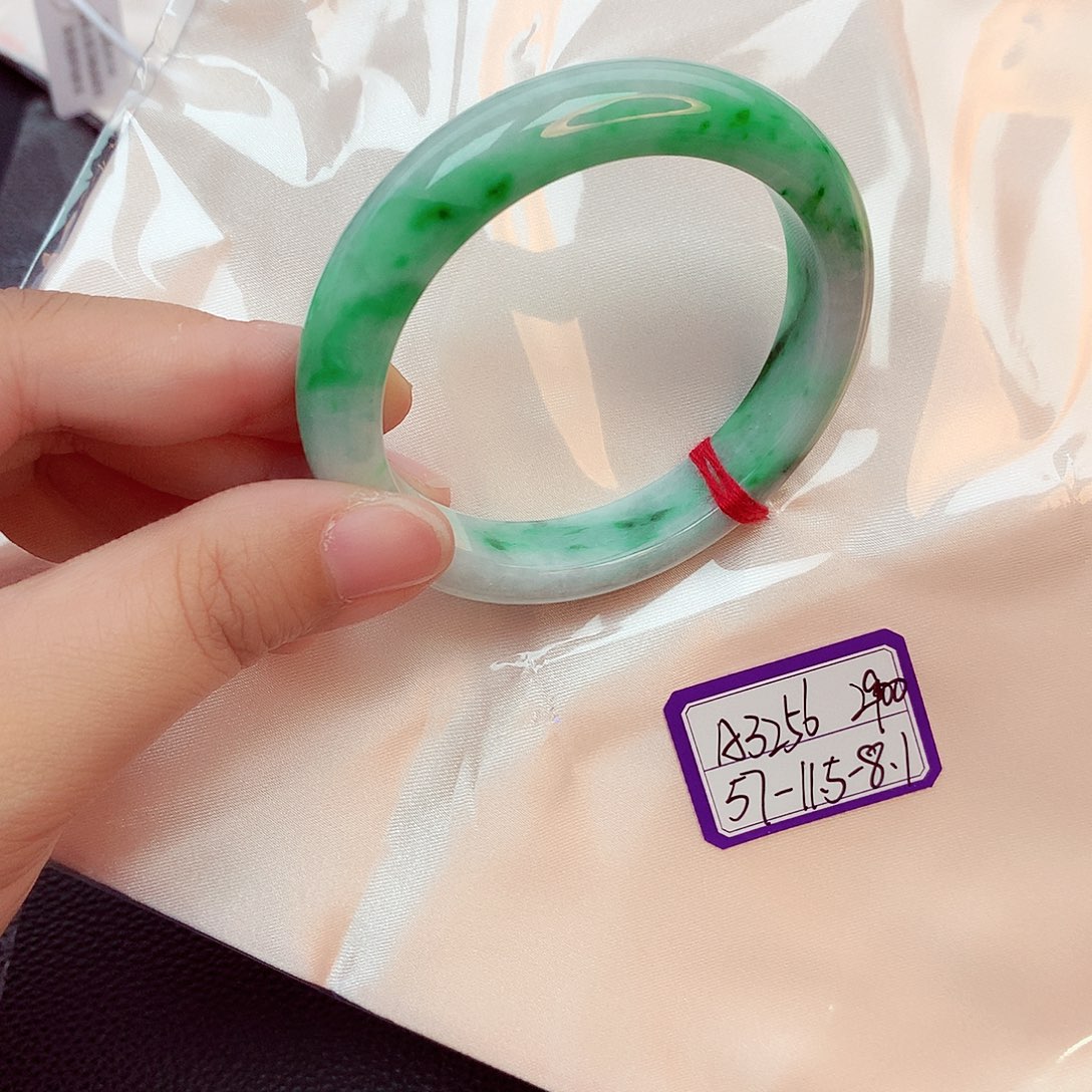 翡翠未镶嵌手镯缅甸翡翠