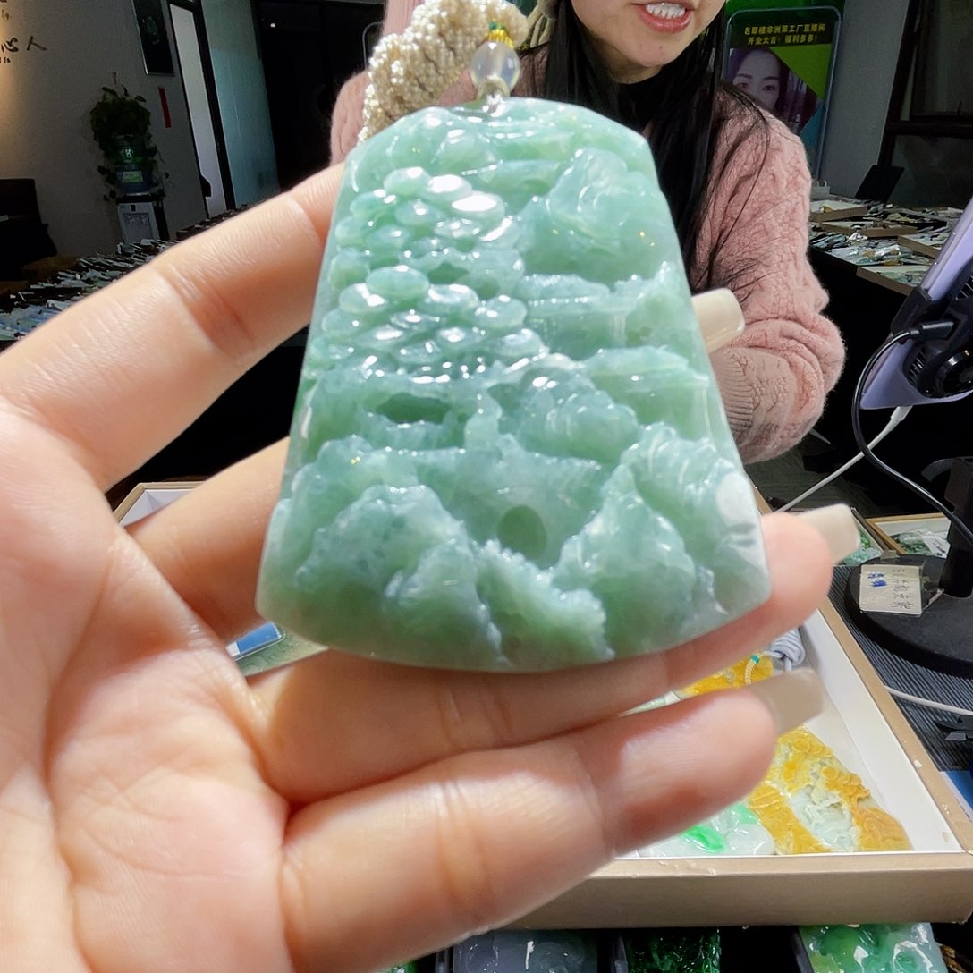 颈饰未镶嵌翡翠一