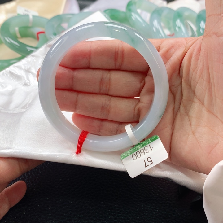 翡翠手镯未镶嵌5757575757