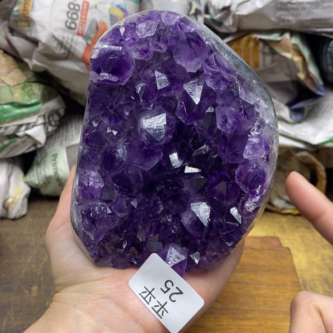 紫晶乌拉圭未镶嵌