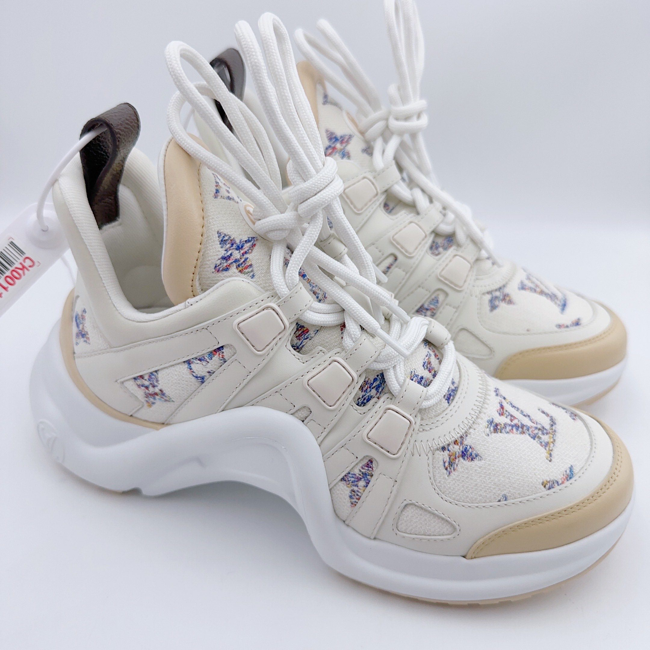 未使用 LouisVuitton/路易威登 37码/炫彩满印刺绣老爹鞋/01774