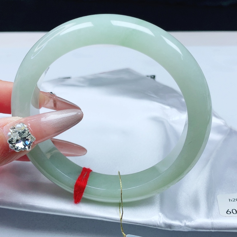 【闪购商品】翡翠手镯未镶嵌水*珑60.6圈