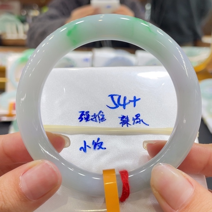 翡翠未镶嵌手镯翡翠