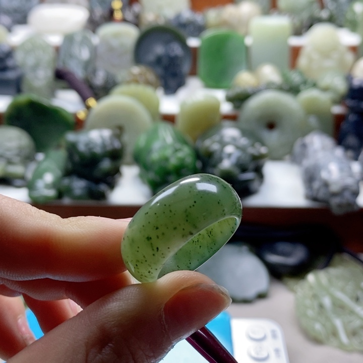 和田玉颈饰未镶嵌逍***郎