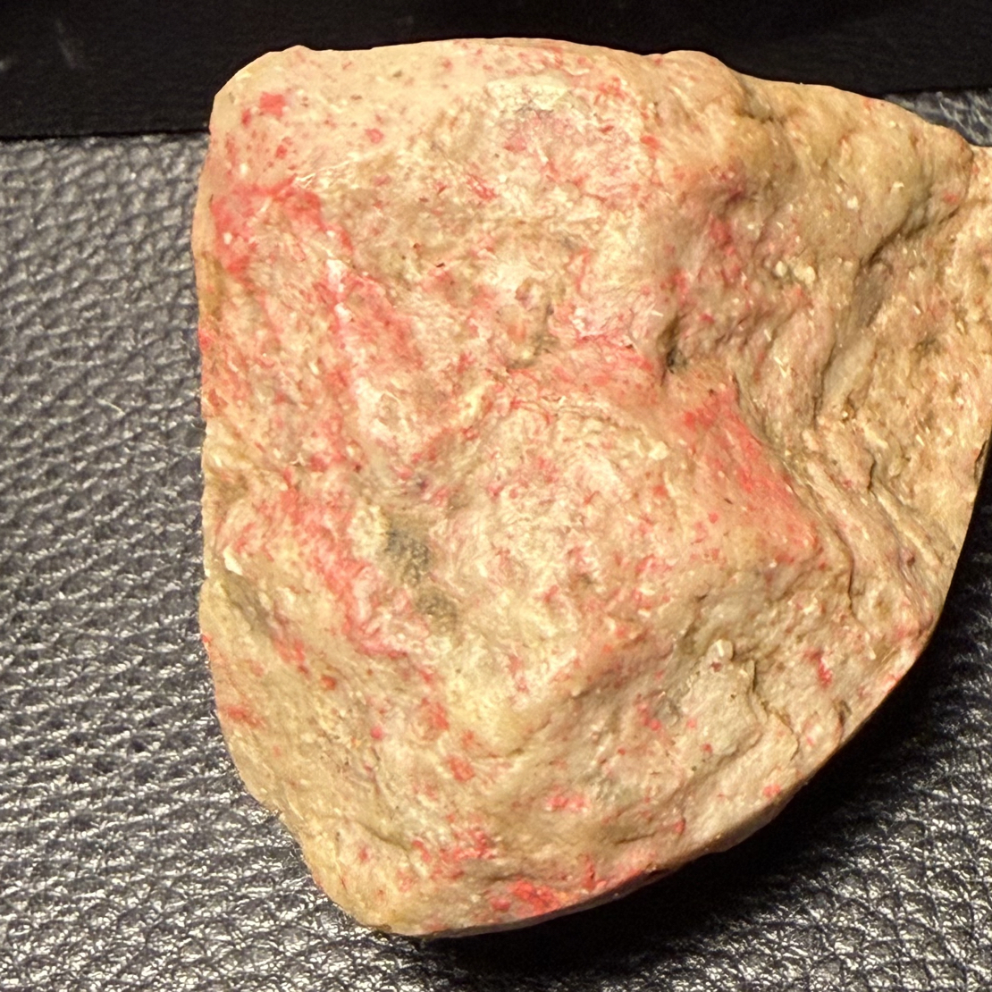 95克昌化鸡血原石一个