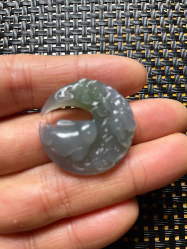 天然和田玉冰紫飘翠青月亮兔