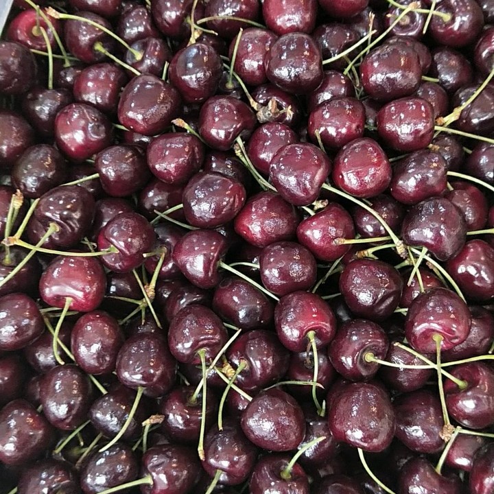 智利J车厘子/一份2斤左右(个别机械挤压商正常，介意勿拍)