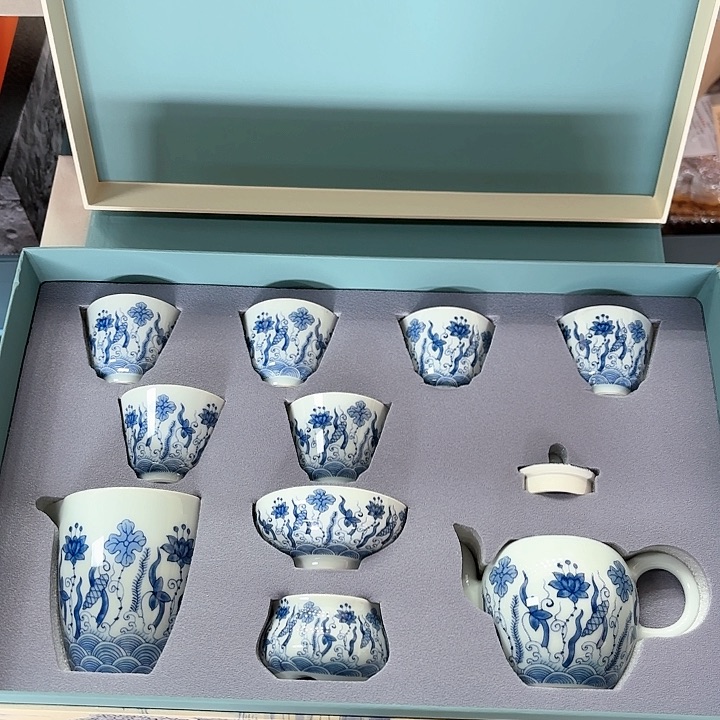 孤品茶具套装等。           