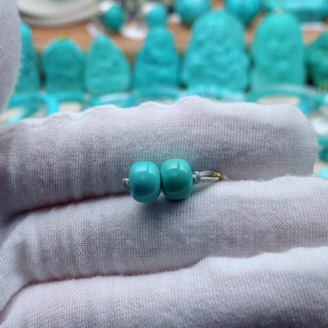 绿松石颈饰未镶嵌