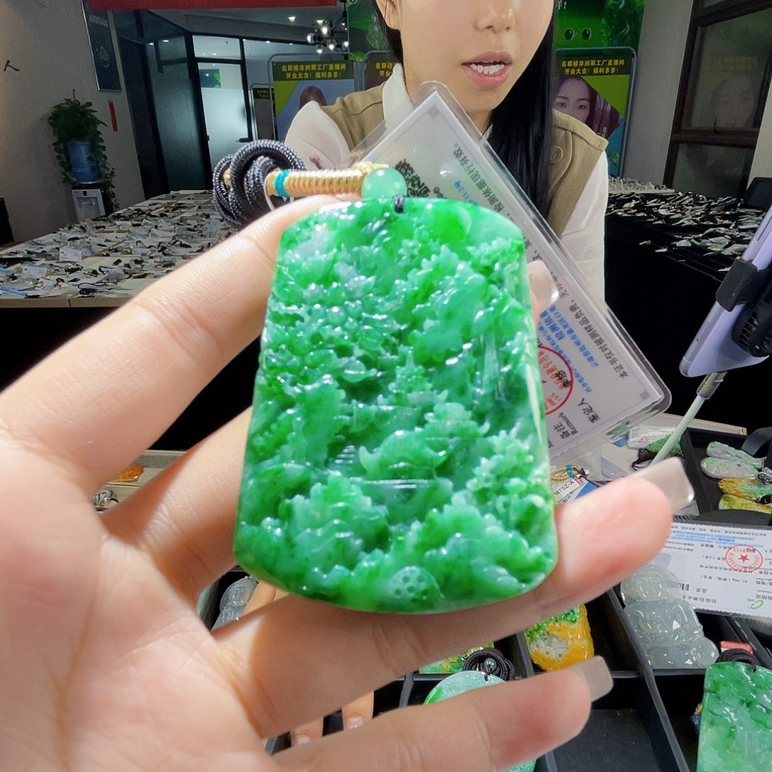 颈饰未镶嵌翡翠一