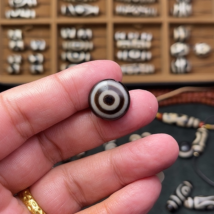 西***木玛瑙/玉髓未镶嵌颈饰玛瑙