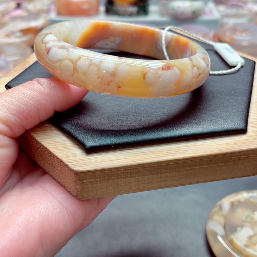 玛瑙/玉髓手镯未镶嵌艾*1