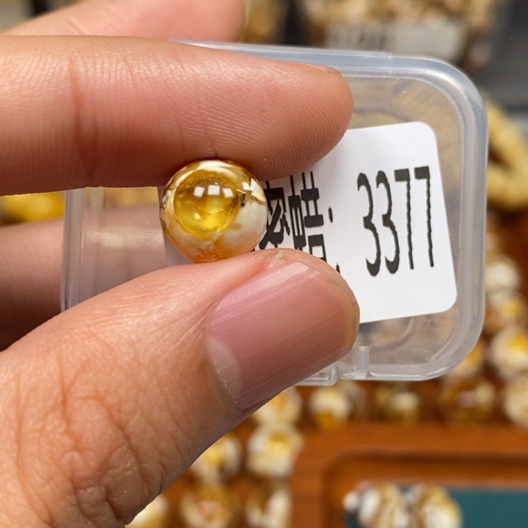 蜜蜡未镶嵌珠宝奇石3377