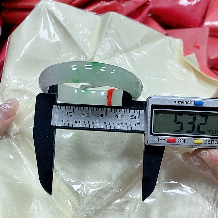 翡翠手镯未镶嵌272