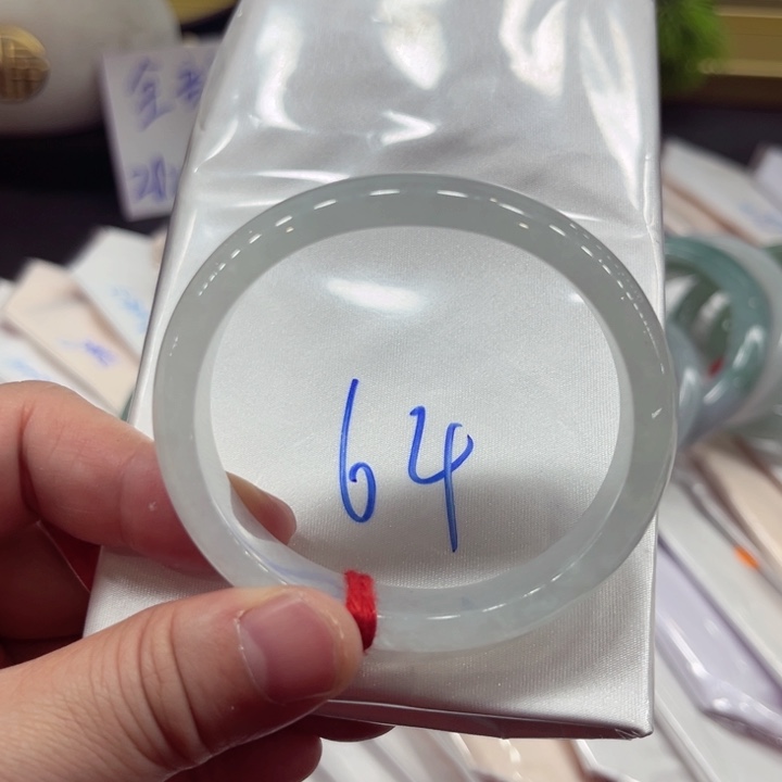 翡翠手镯未镶嵌53贵