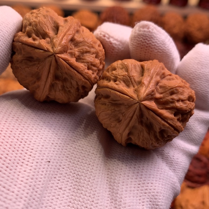 文玩核桃吊坠A**由35哦哦哦哦