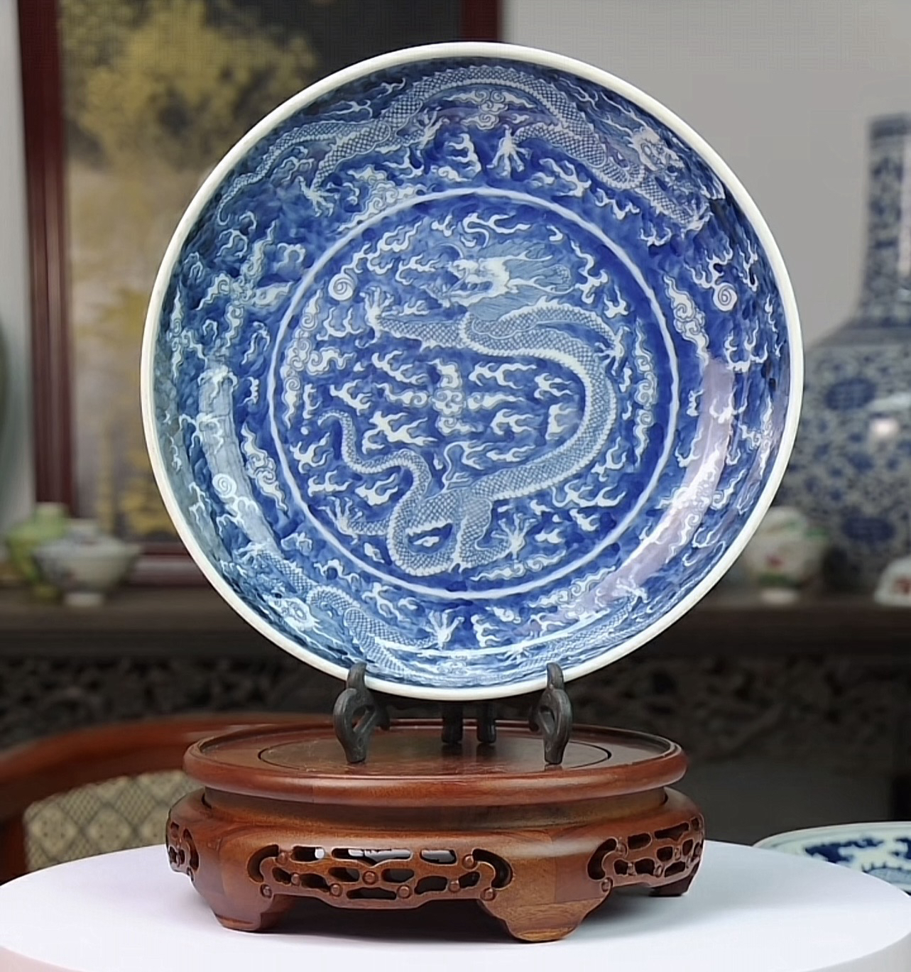  青花留白云龙纹盘     