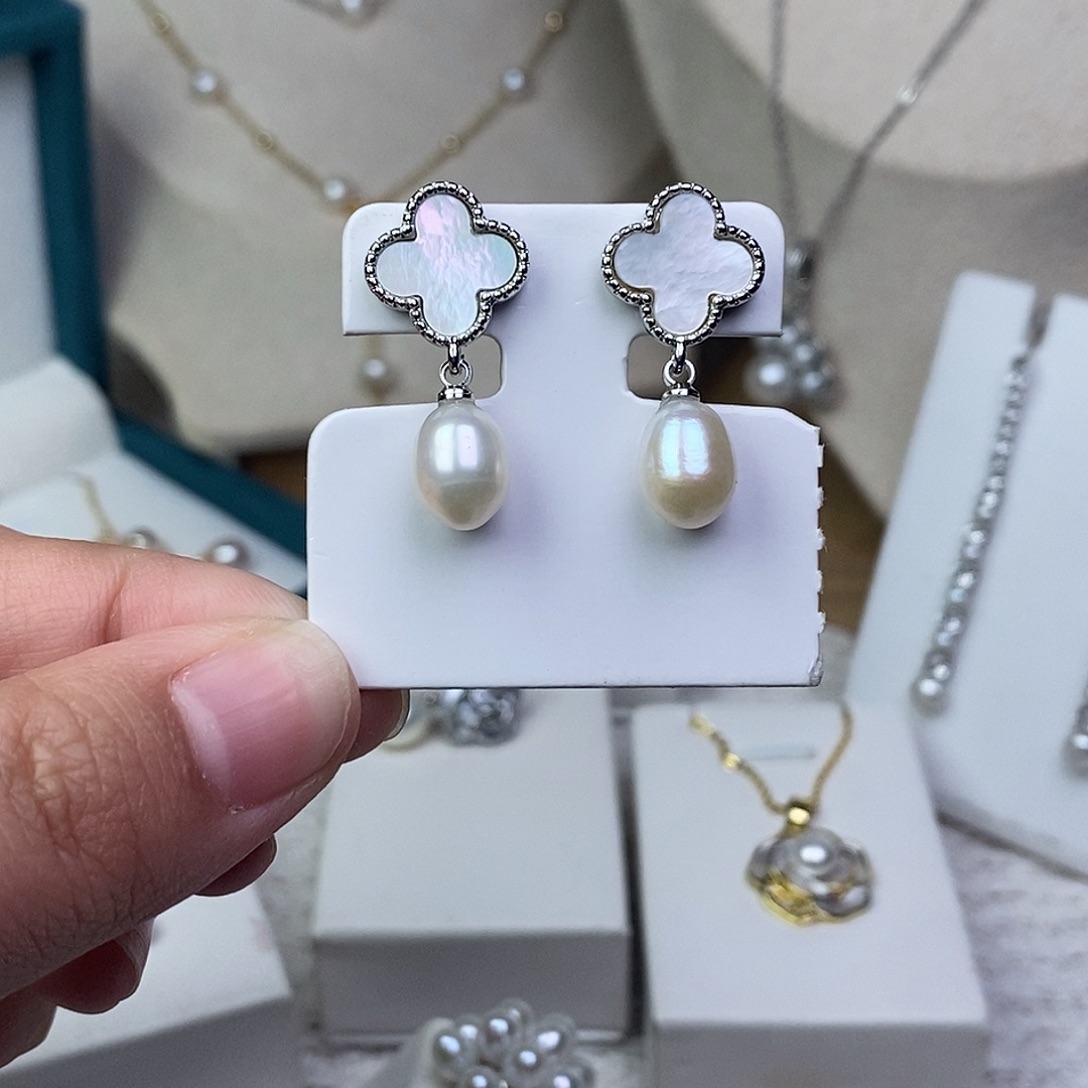 淡水珍珠银S925镶嵌耳饰