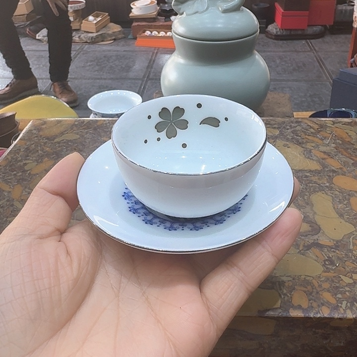 杯垫一组。。。品茗瓷