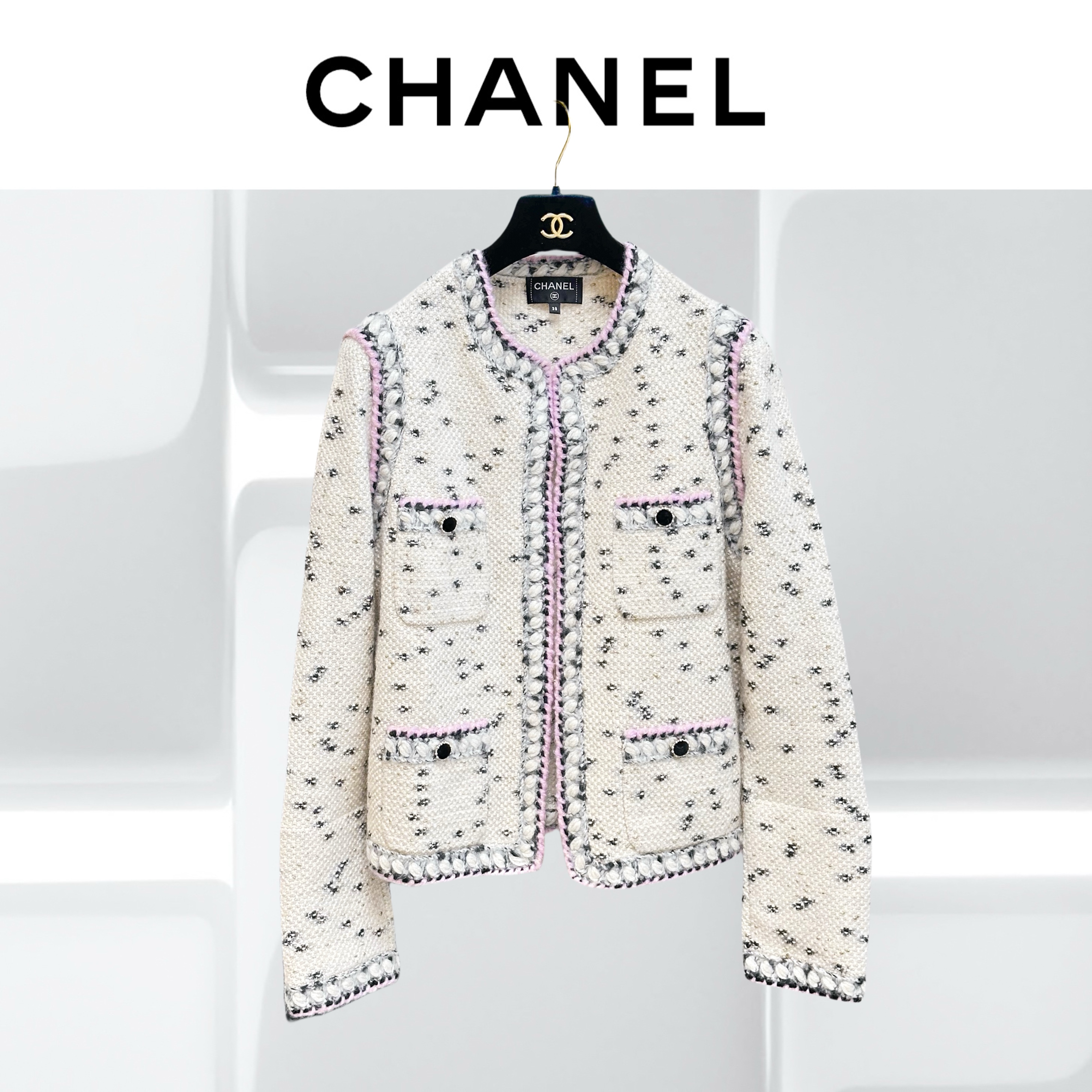 99新 Chanel/香奈儿 38码城堡乳白色拼黑粉混色四口袋奶牛开衫