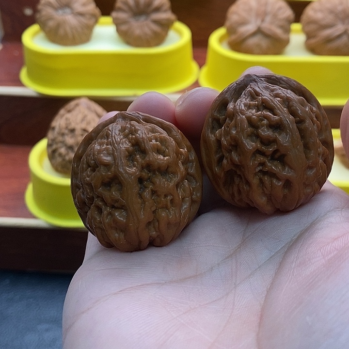 吊坠文玩核桃梨木台