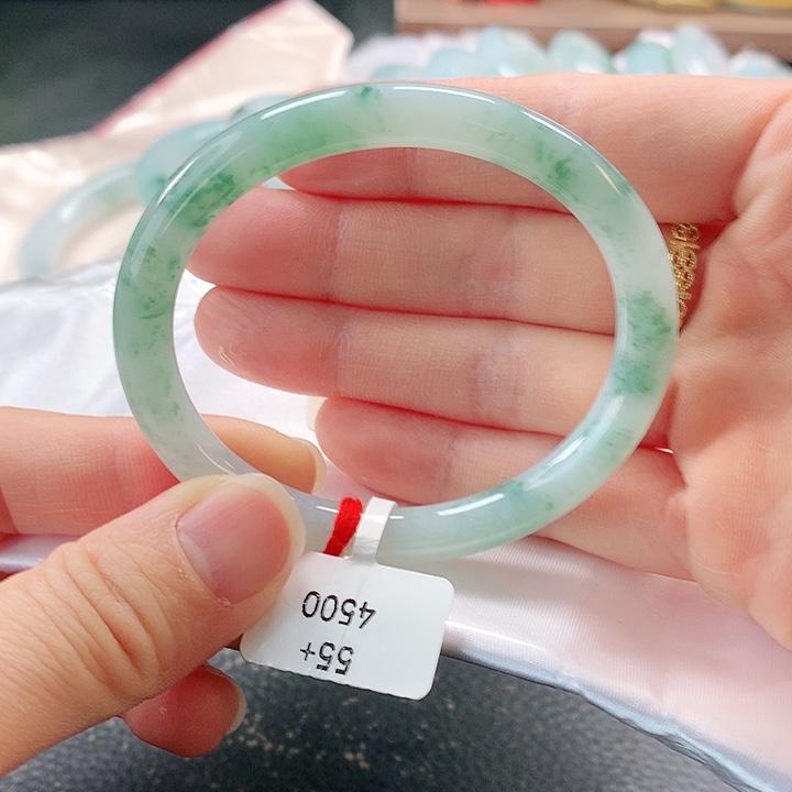 未镶嵌手镯翡翠缅甸A货翡翠手镯贵妇