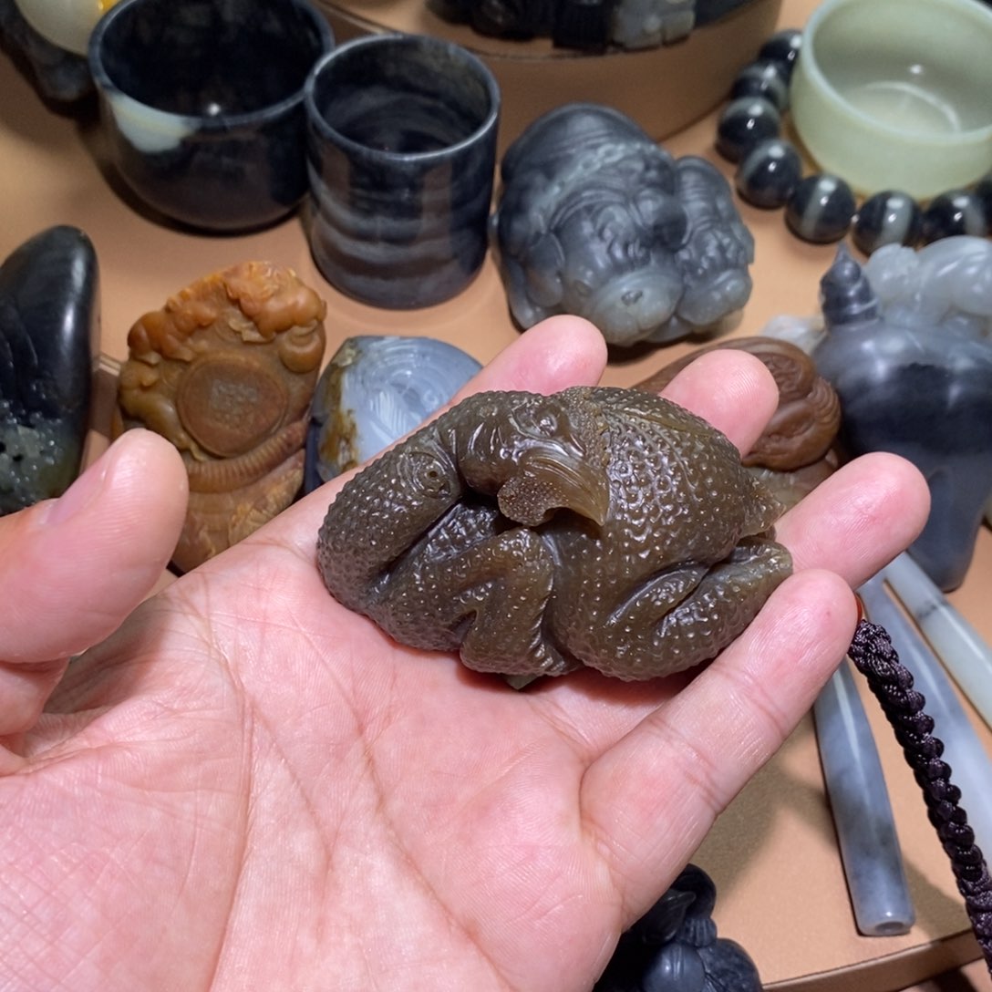 未镶嵌和田玉摆件