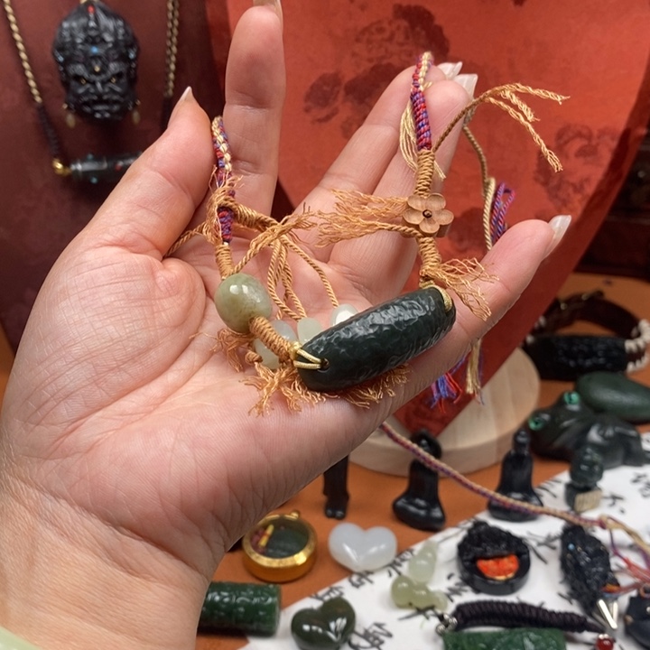 颈饰未镶嵌和田玉