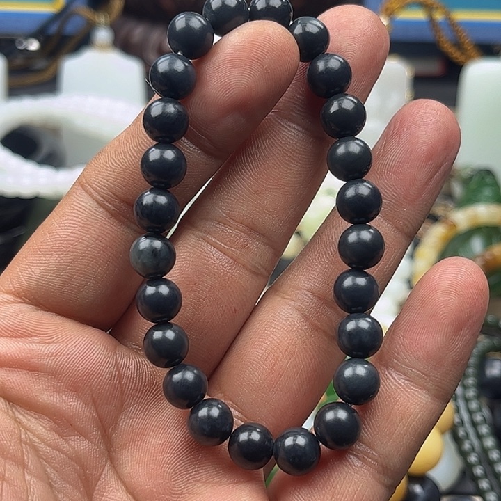 和田玉手串未镶嵌怪**塔