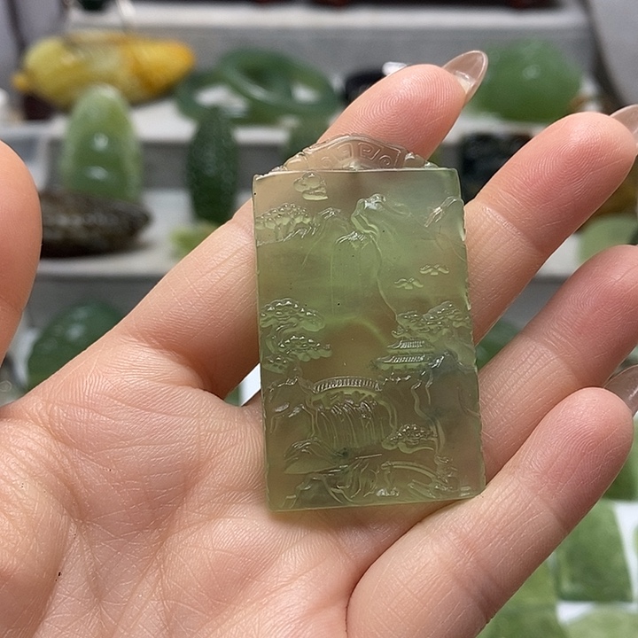 蛇纹石玉未镶嵌挂件