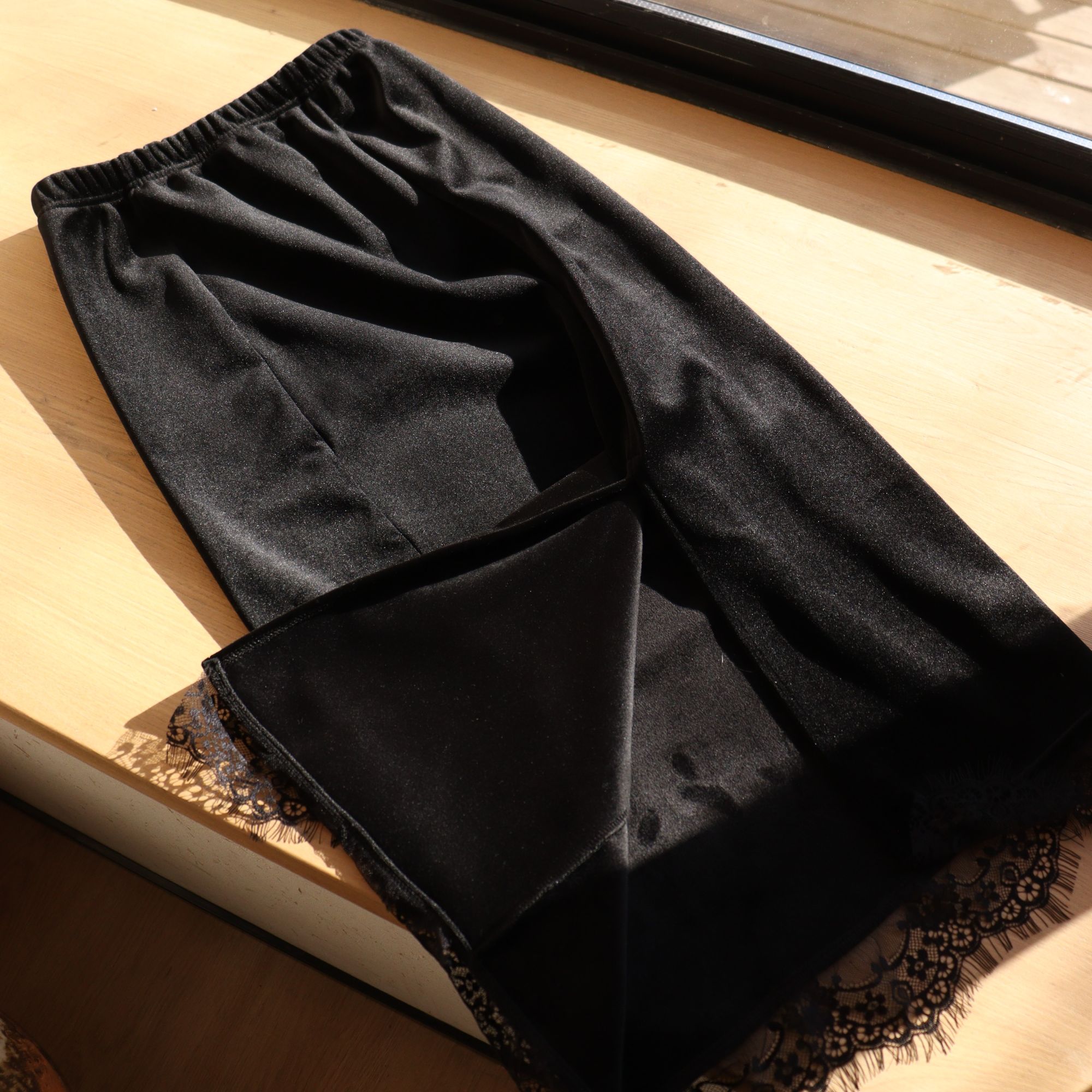 BQ2507加厚蕾丝真丝丝绒高端面料高腰黑色秋冬中长裙冬季半身裙