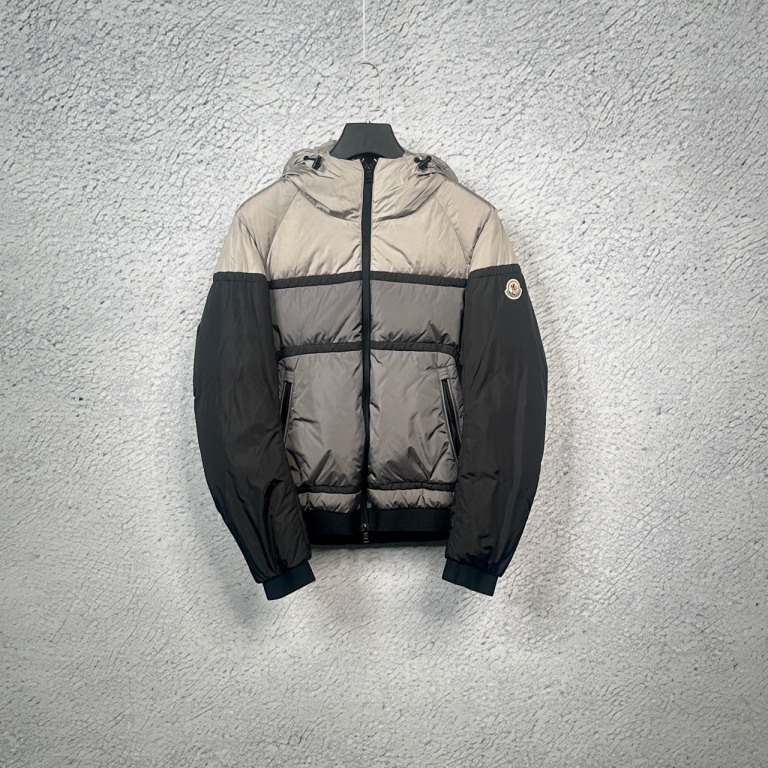 99 Moncler 蒙口/盟可睐 黑白灰拼色连帽羽绒服外套/2码