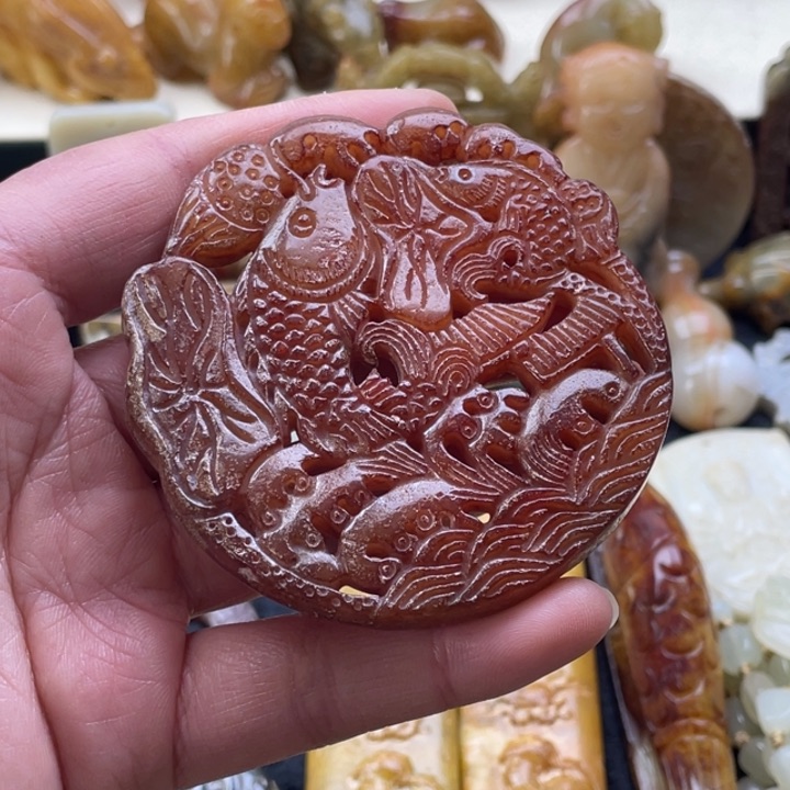 蛇纹石玉颈饰未镶嵌