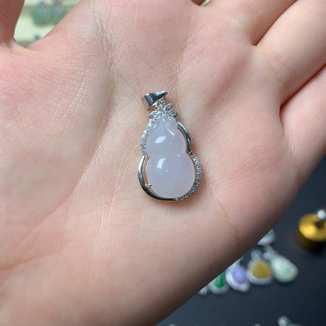 O***h翡翠银S925镶嵌挂件