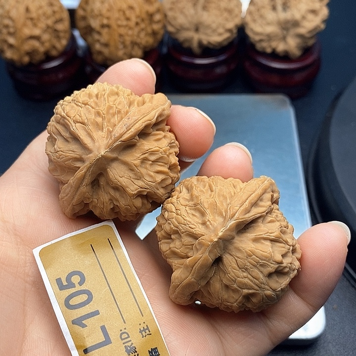 文玩核桃吊坠宫灯4.3