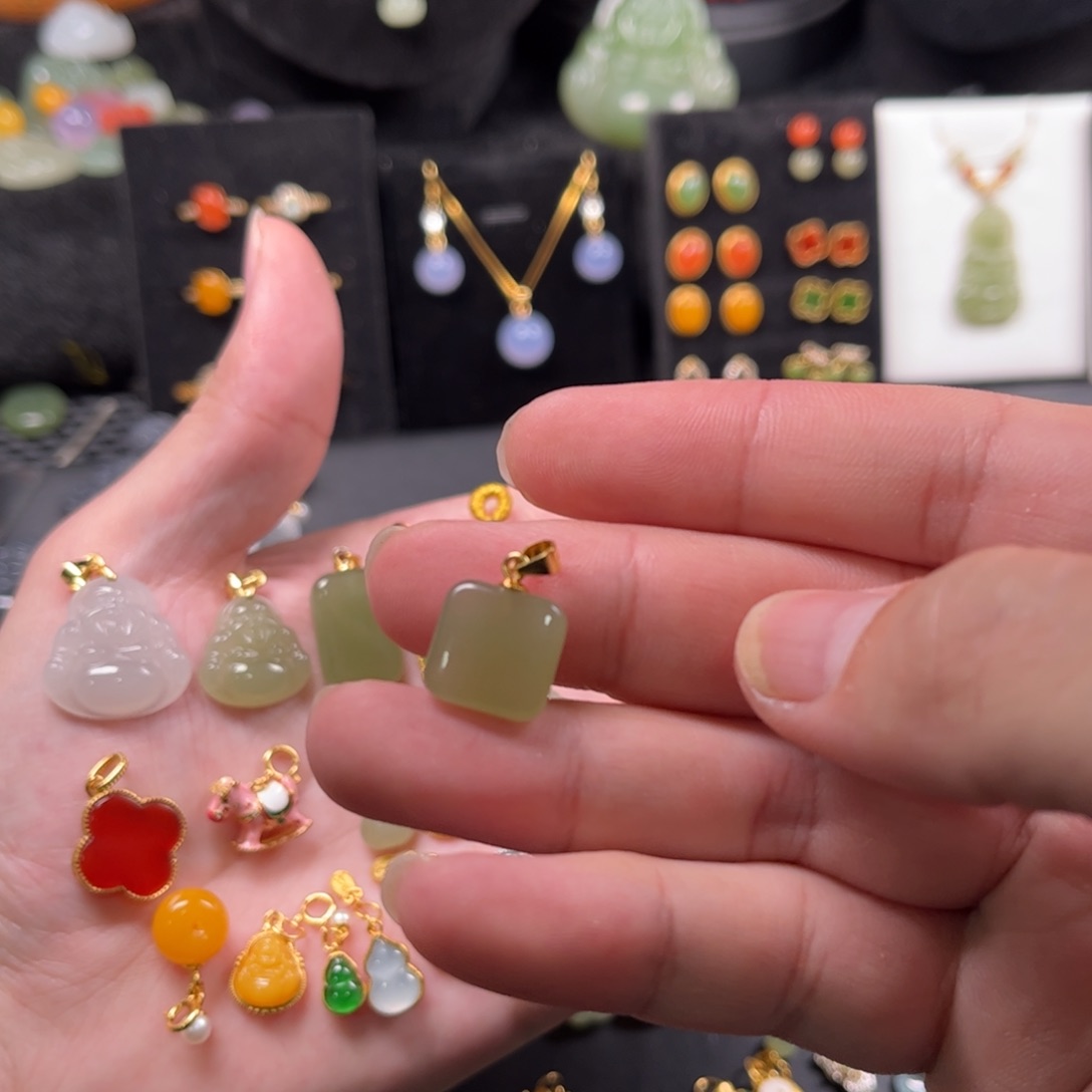 颈饰银S925镶嵌和田玉