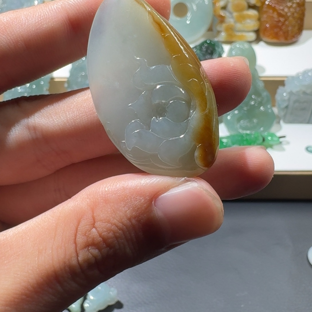 翡翠未镶嵌挂件荷花