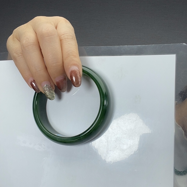 *****和田玉未镶嵌手镯