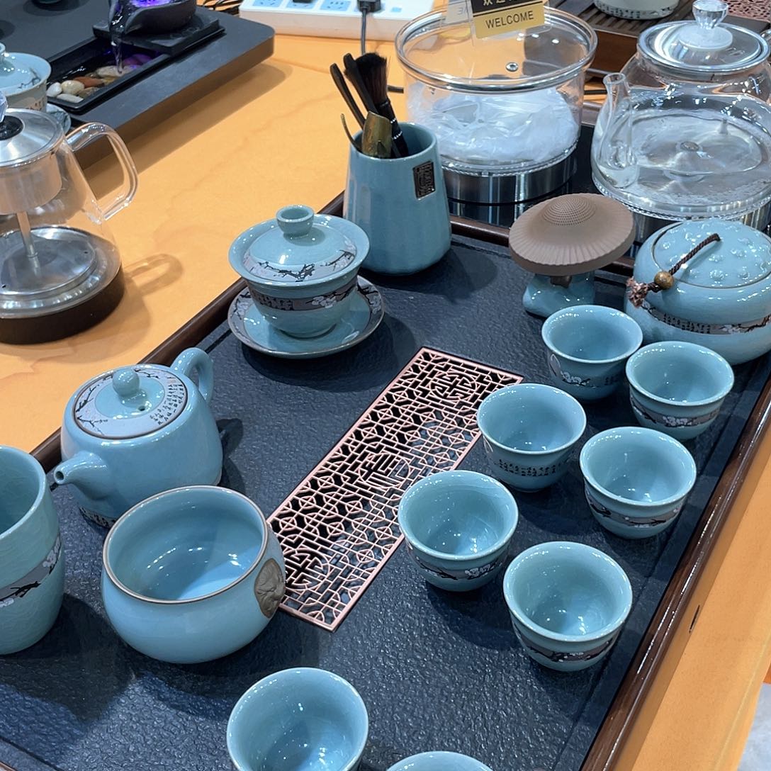 瓷片茶盘里也没什么好买但没