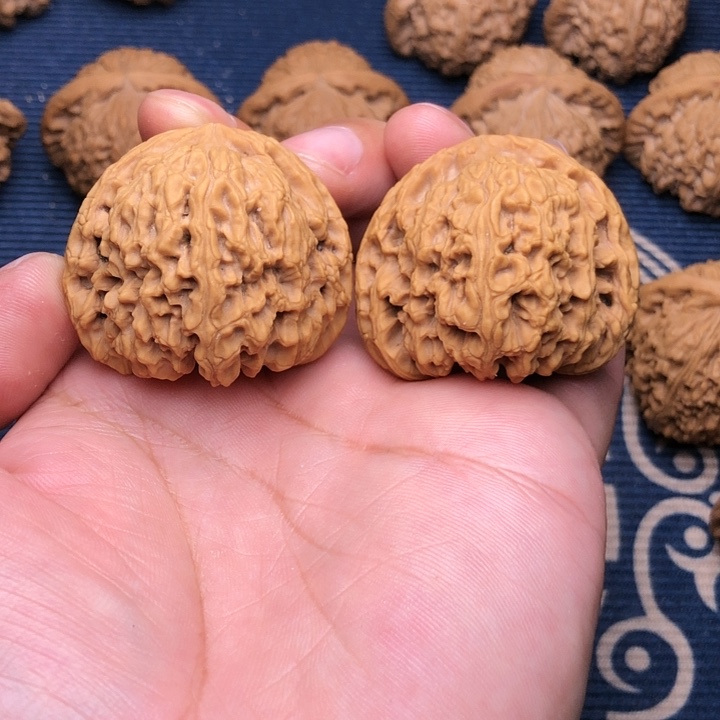 文玩核桃吊坠南疆石