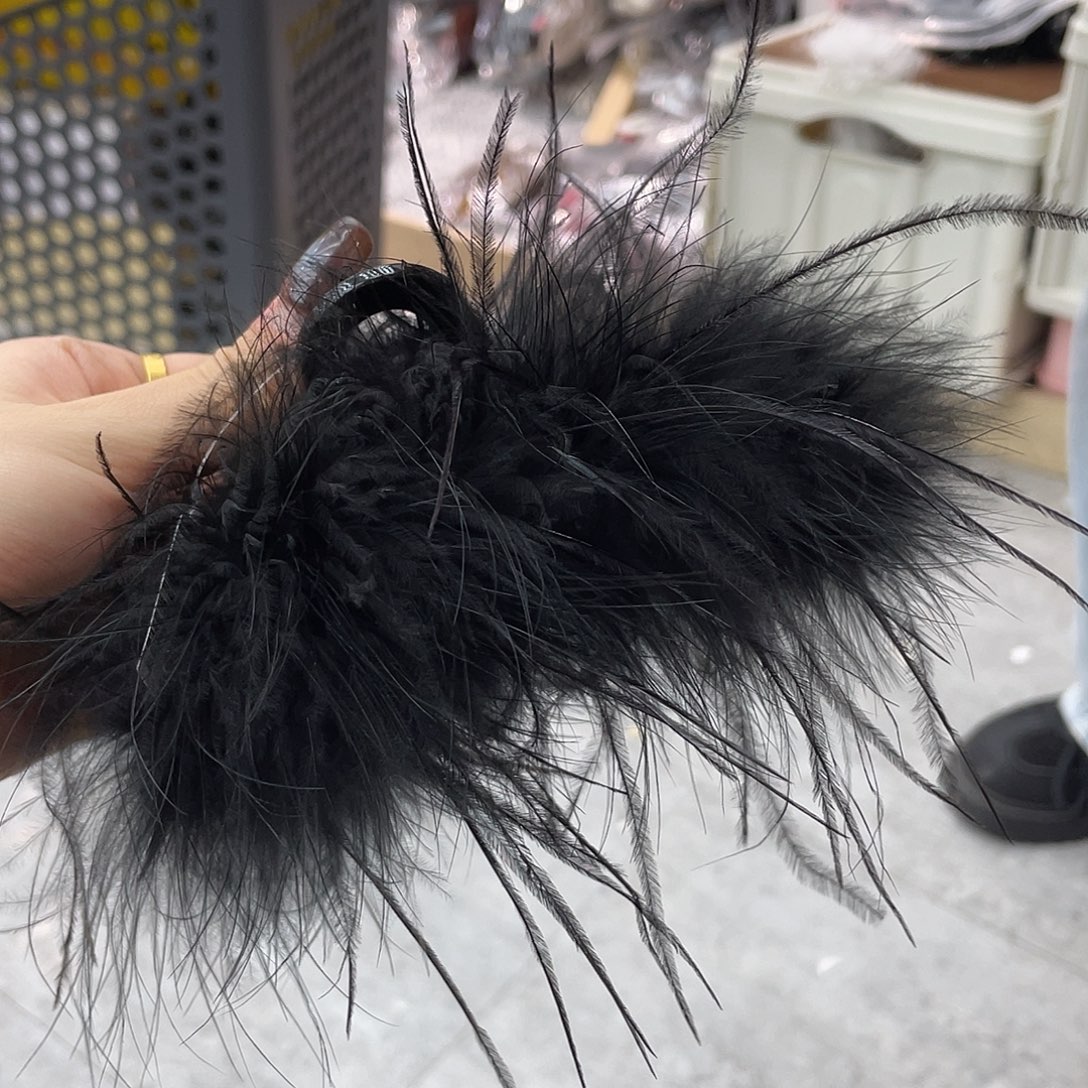 羽毛非金属泡菜羽毛抓