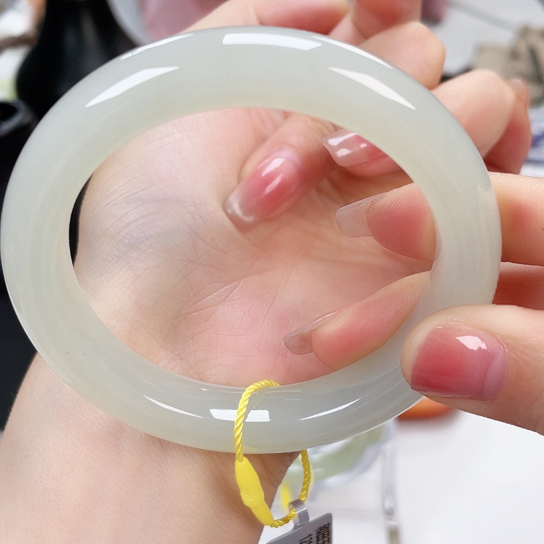 和田玉手镯57未镶嵌