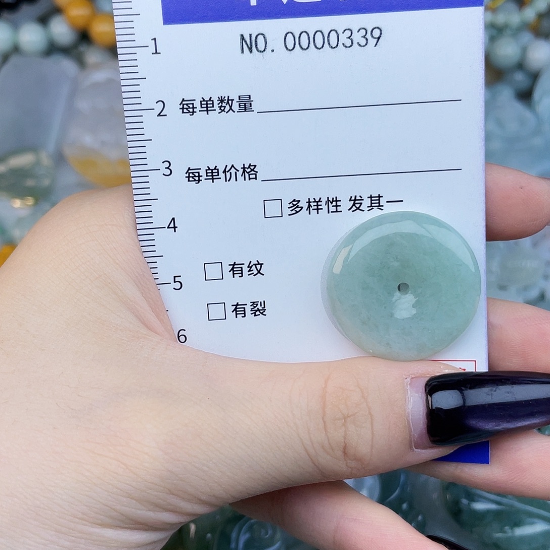 翡翠未镶嵌颈饰hhh