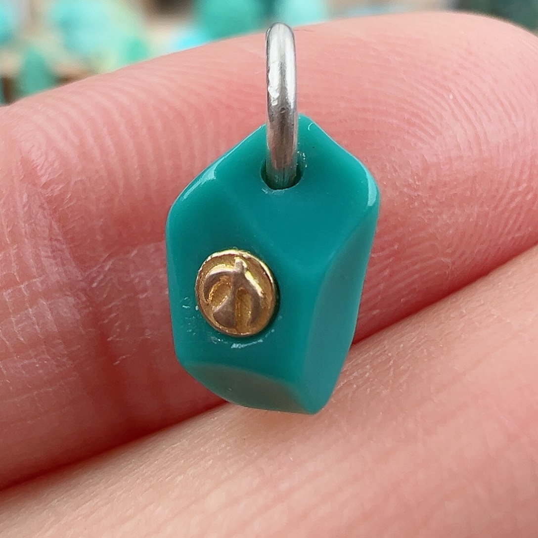 绿松石配饰未镶嵌