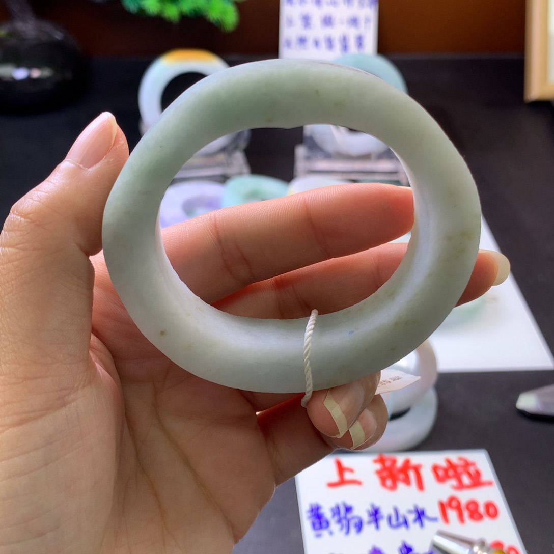 定制翡翠手镯未镶嵌